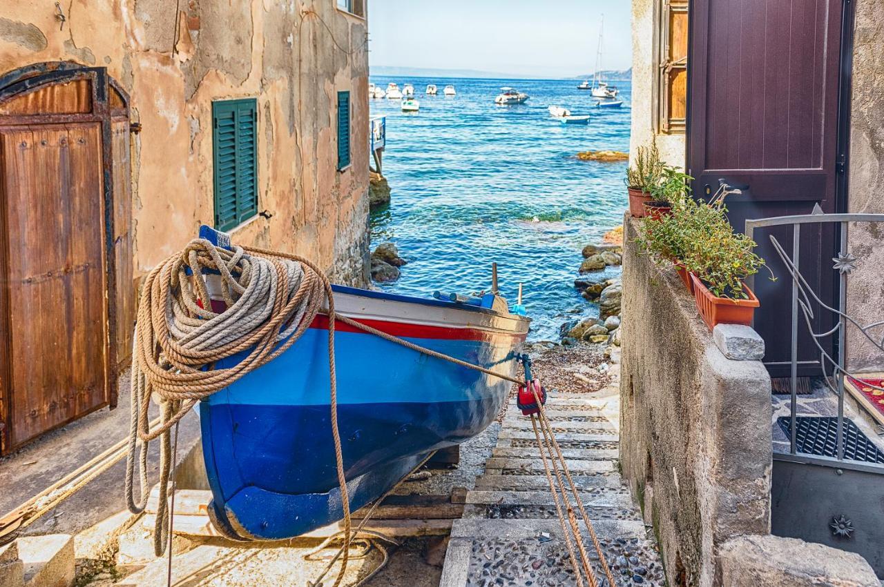 B&B The Sea - Family Rooms - Free Parking Tropea Bagian luar foto