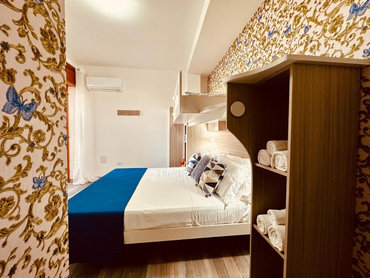 B&B The Sea - Family Rooms - Free Parking Tropea Bagian luar foto