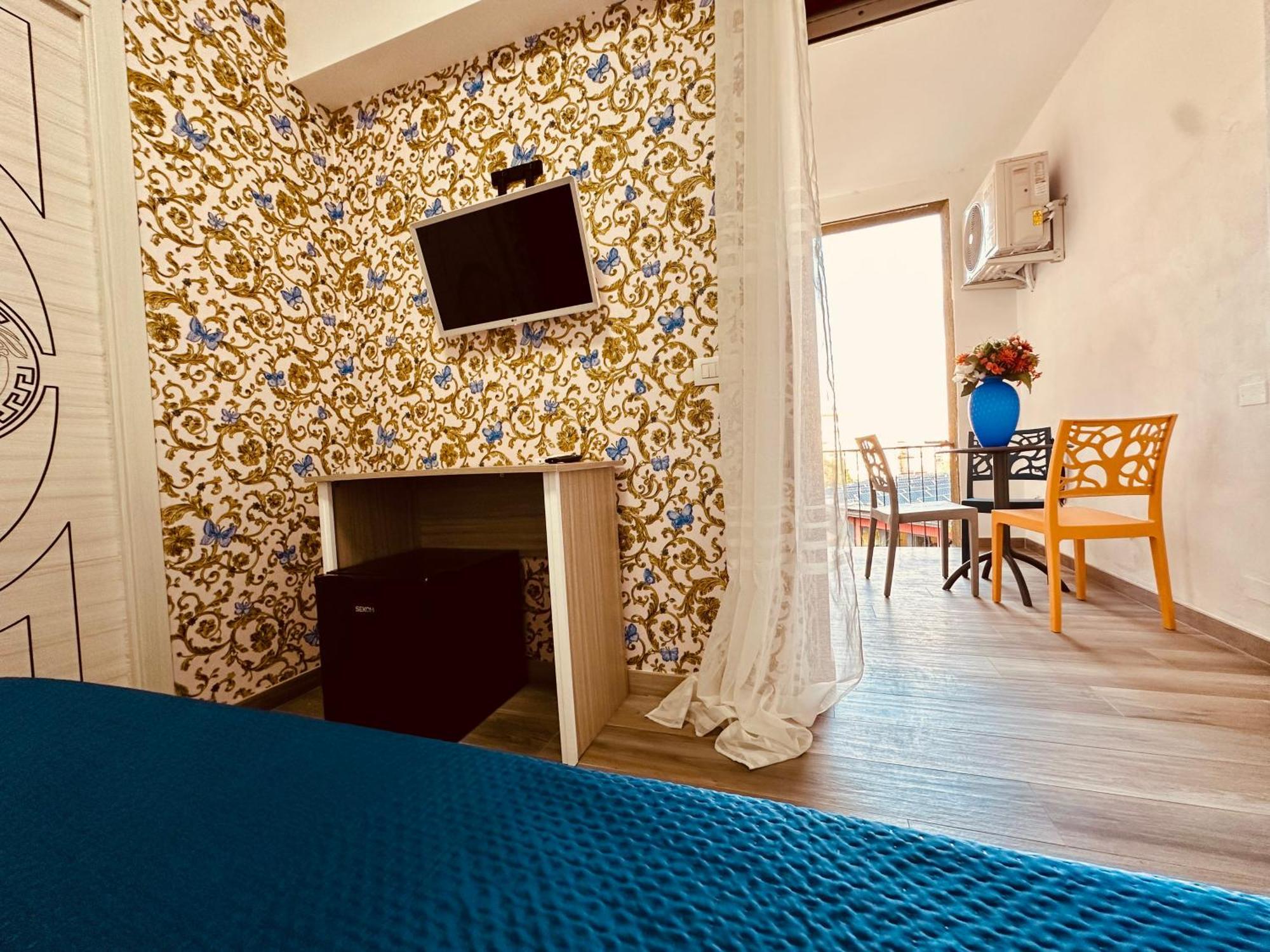 B&B The Sea - Family Rooms - Free Parking Tropea Bagian luar foto